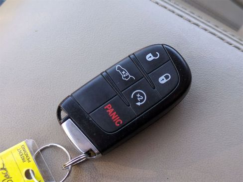 Used 2019 Jeep Grand Cherokee Overland image 36