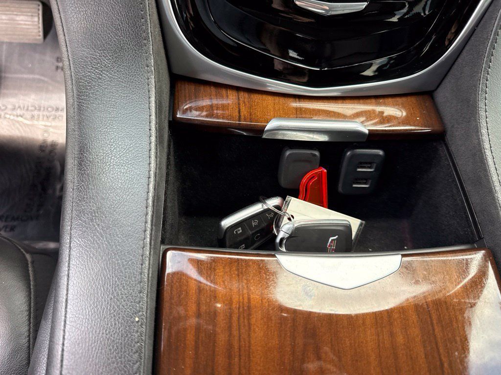 Used 2020 Cadillac Escalade Luxury RWD image 31