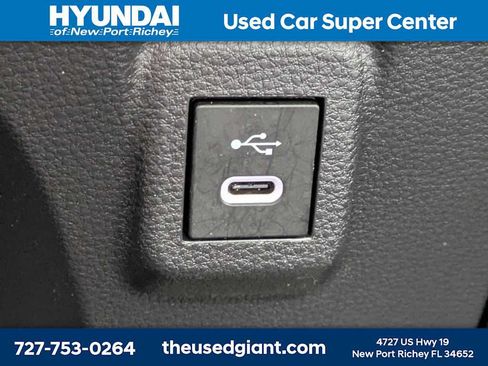 Used 2025 Toyota Corolla LE FWD image 22