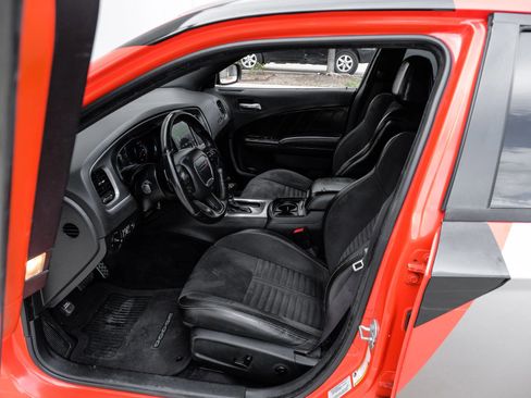 Used 2017 Dodge Charger R/T RWD image 4