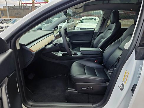 Used 2021 Tesla Model Y Long Range AWD/4WD image 21