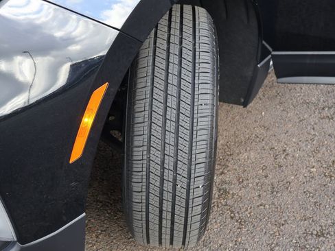 Used 2024 Chevrolet Equinox LT image 35