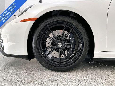 Used 2025 Porsche 911 Carrera image 12