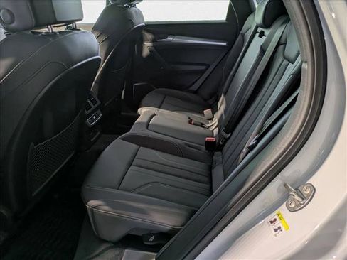 New 2025 Audi Q5 2.0T Premium image 17