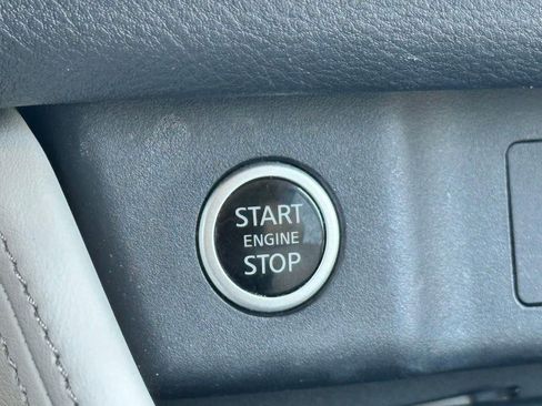 Used 2023 Nissan Rogue SL AWD/4WD image 11