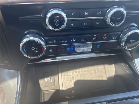 Used 2022 Ford F150 Lariat w/ Equipment Group 502A High image 21