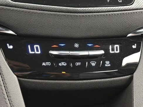 Used 2024 Cadillac XT6 Luxury image 26