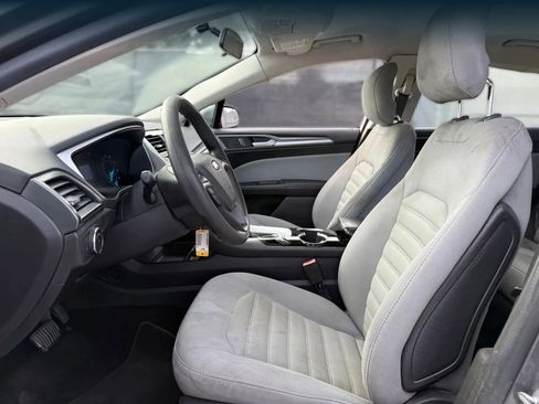 Used 2014 Ford Fusion S image 2