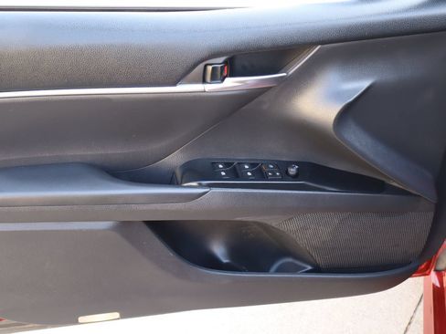 Used 2019 Toyota Camry LE FWD image 17
