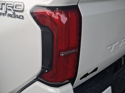 Used 2026 Toyota Tacoma TRD Off-Road AWD/4WD image 8