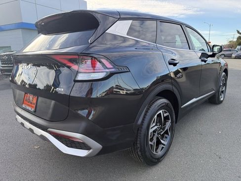 Used 2024 Kia Sportage LX image 8