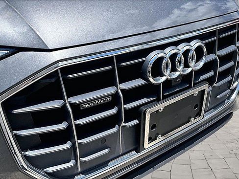 Used 2019 Audi Q8 Premium Plus w/ Premium Plus AWD/4WD image 23