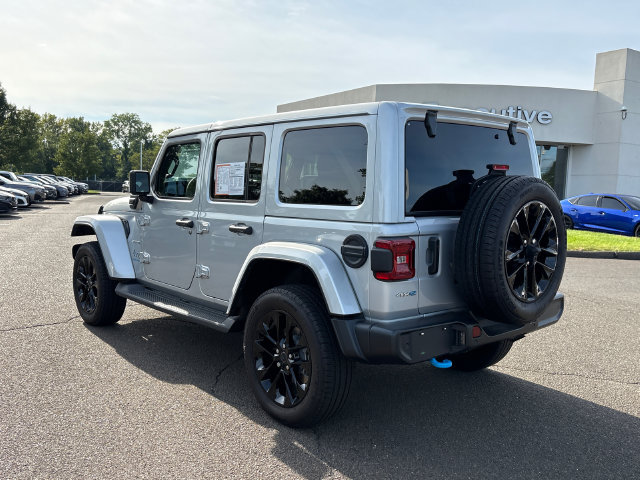 Used 2024 Jeep Wrangler Unlimited Sahara w/ Safety Group AWD/4WD image 4
