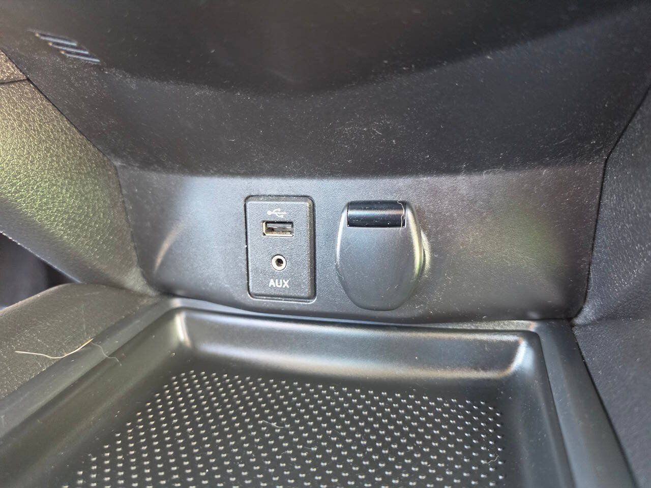 Used 2014 Nissan Rogue S FWD image 37