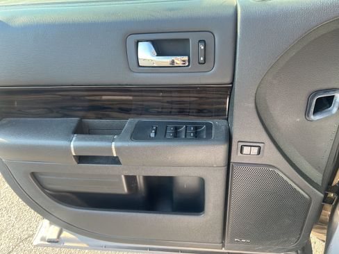 Used 2019 Ford Flex SEL w/ Equipment Group 202A AWD/4WD image 16