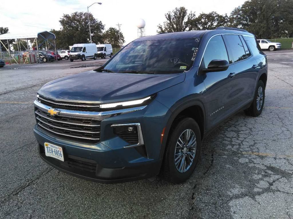 Used 2025 Chevrolet Traverse LT AWD/4WD image 7