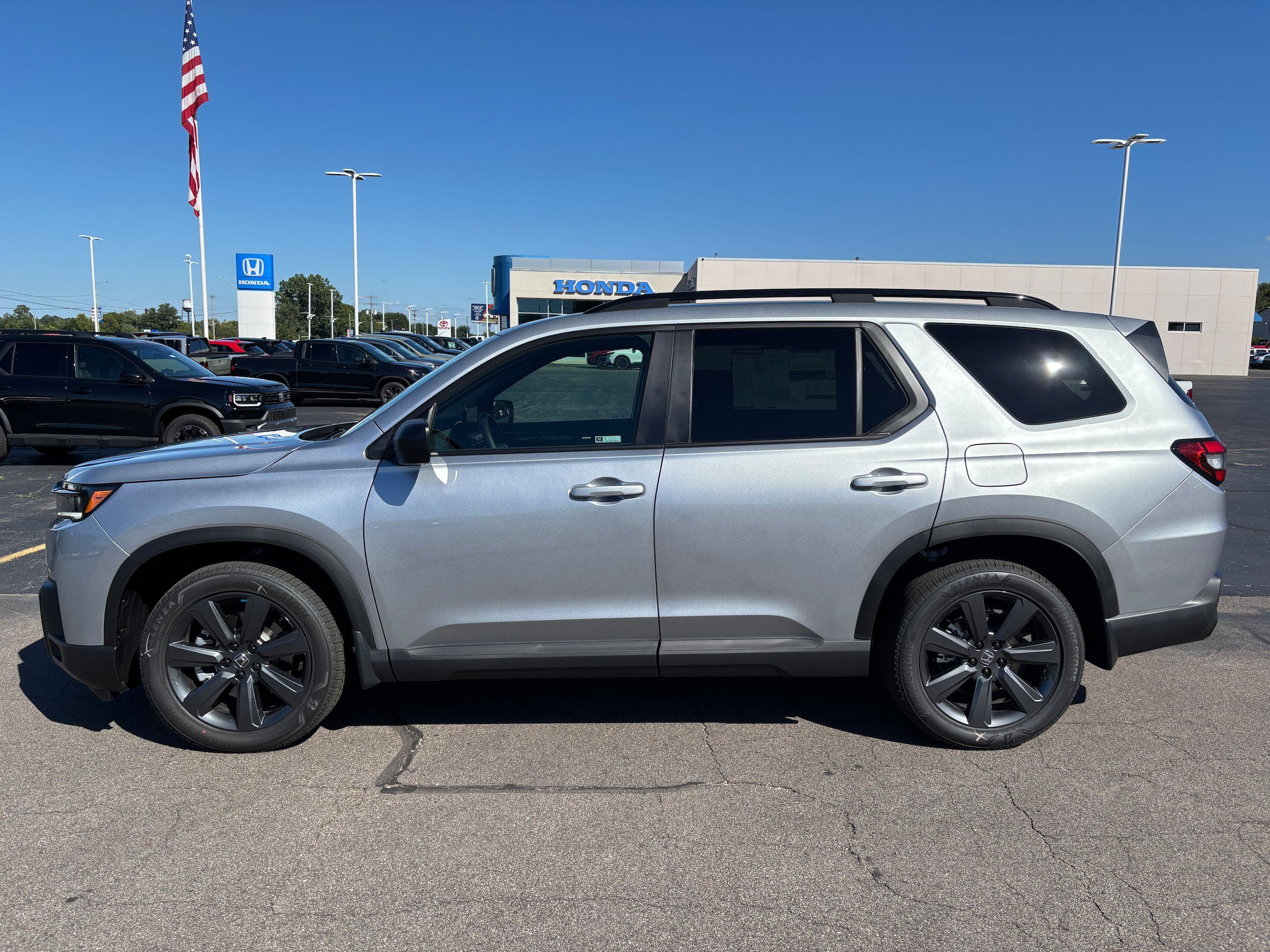 New 2026 Honda Pilot Sport image 1