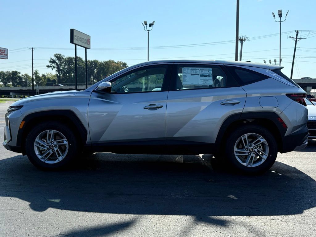 New 2025 Hyundai Tucson SE FWD image 4