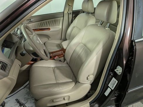 Used 2003 Toyota Camry LE image 10