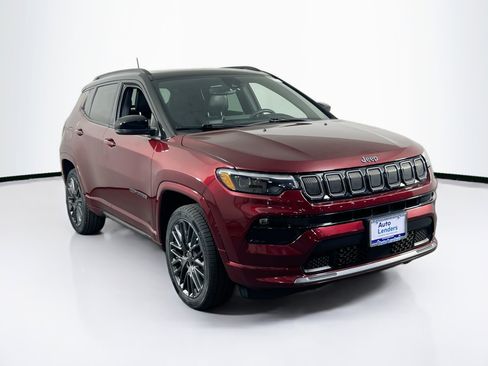 Used 2022 Jeep Compass High Altitude AWD/4WD image 3
