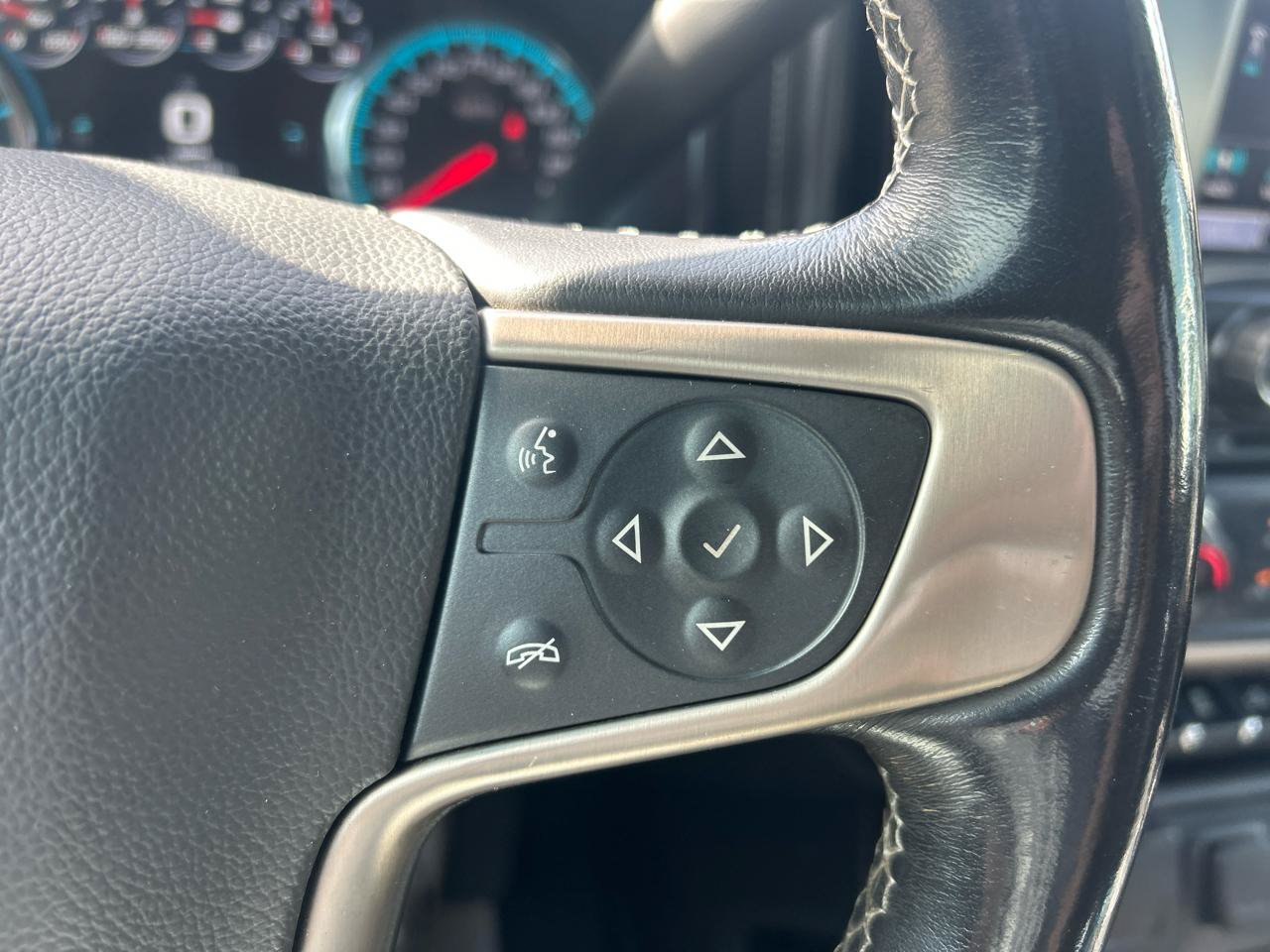 Used 2019 GMC Sierra 2500 Denali w/ Duramax Plus Package AWD/4WD image 12