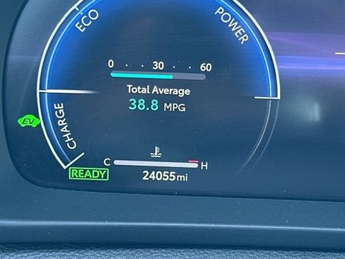 Used 2024 Toyota Crown Limited image 29