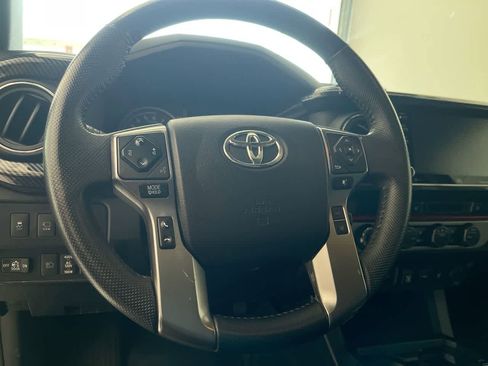 Used 2021 Toyota Tacoma Limited AWD/4WD image 14