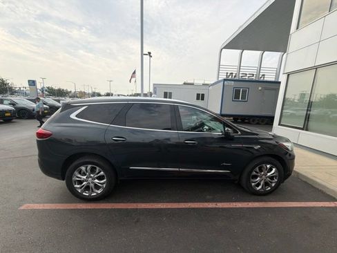 Used 2020 Buick Enclave Avenir w/ Avenir Technology Package AWD/4WD image 8