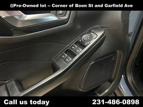 Used 2024 Ford Escape ST-Line AWD/4WD image 16