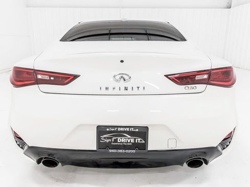 Used 2018 INFINITI Q60 3.0t Luxe w/ Sensory Package 3.0T Luxe RWD image 5
