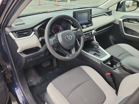 Used 2021 Toyota RAV4 XLE image 18