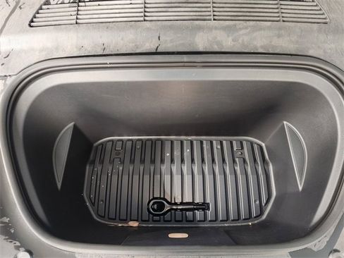 Used 2022 Tesla Model Y Performance image 30