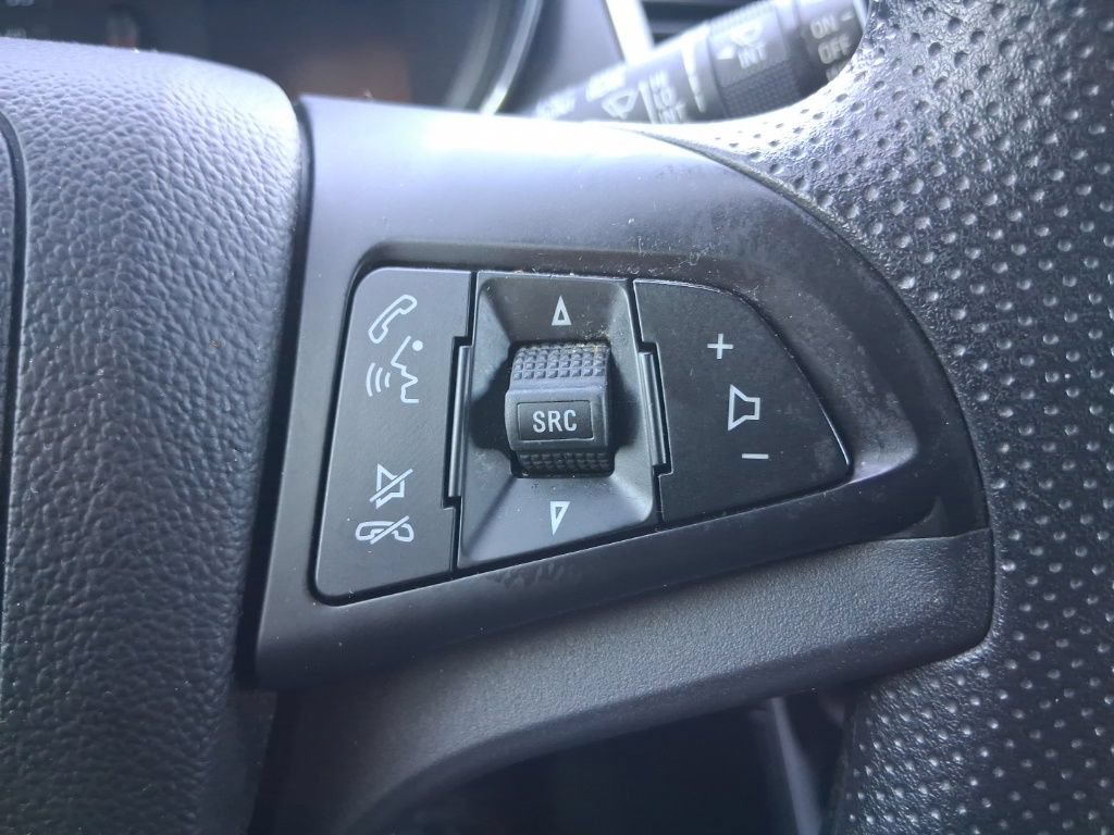 Used 2019 Chevrolet Trax LS w/ Tint and Cruise Package AWD/4WD image 17
