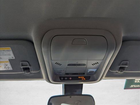 Used 2020 GMC Terrain SLT w/ Preferred Package image 17