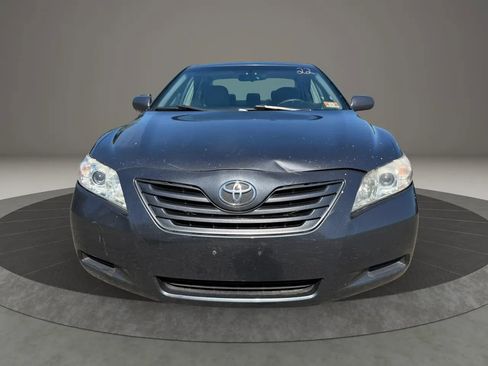 Used 2009 Toyota Camry SE FWD image 2