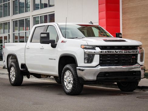 Used 2023 Chevrolet Silverado 2500 LT image 1