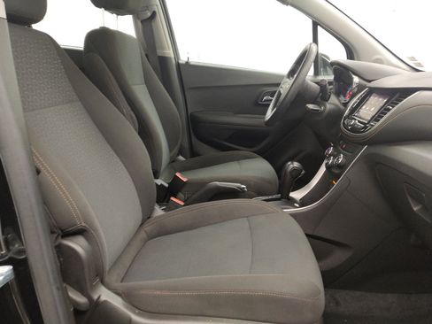 Used 2020 Chevrolet Trax LS FWD image 21