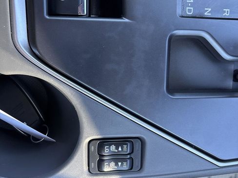 Used 2024 Subaru Crosstrek 2.0i Premium image 33