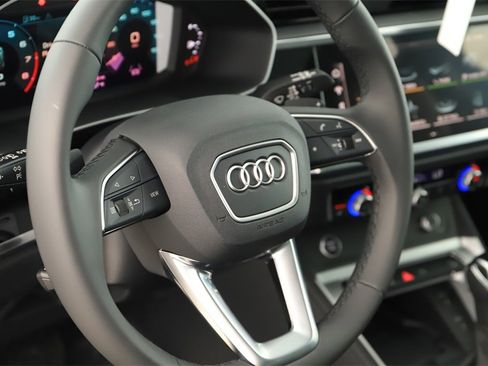 New 2025 Audi Q3 2.0T Premium image 16