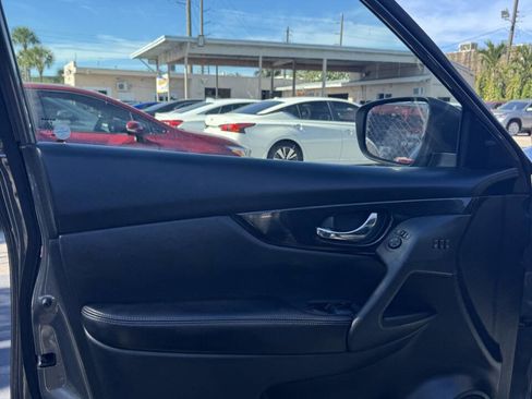 Used 2018 Nissan Rogue SL image 30