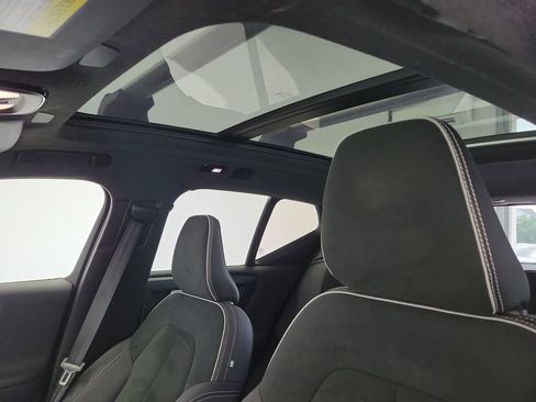 Used 2023 Volvo XC40 B5 Ultimate w/ Climate Package AWD/4WD image 19