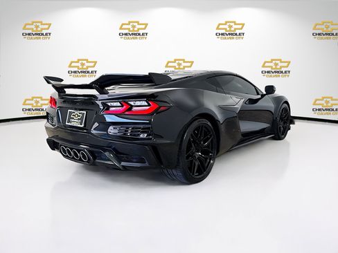 Used 2023 Chevrolet Corvette Z06 w/ Z07 Performance Package RWD image 7