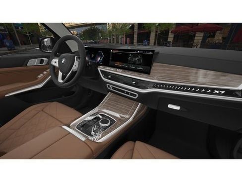 Used 2026 BMW X7 xDrive40i w/ Climate Comfort Package image 14
