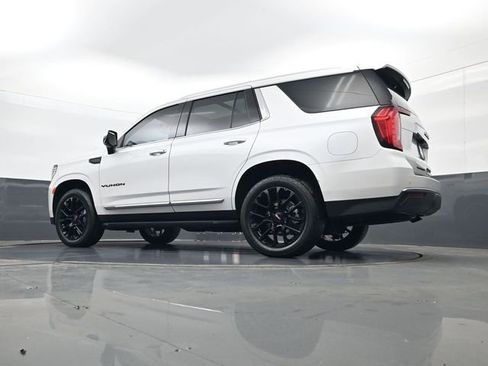 Used 2022 GMC Yukon SLT w/ SLT Luxury Package image 28
