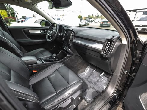 Used 2019 Volvo XC40 T5 Momentum AWD/4WD image 23