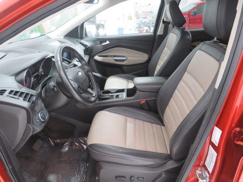 Used 2019 Ford Escape SEL image 14