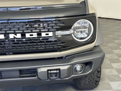 Used 2025 Ford Bronco Big Bend w/ Black Diamond Package AWD/4WD image 9