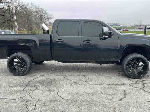 Used 2009 GMC Sierra 2500 SLT w/ Entertainment Package image 1