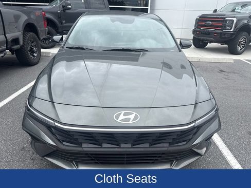 Used 2025 Hyundai Elantra Sport FWD image 2
