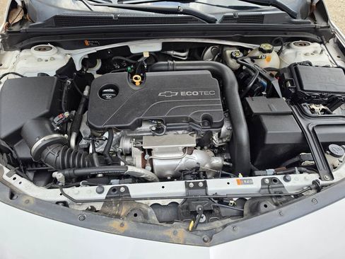 Used 2018 Chevrolet Malibu LT FWD image 9